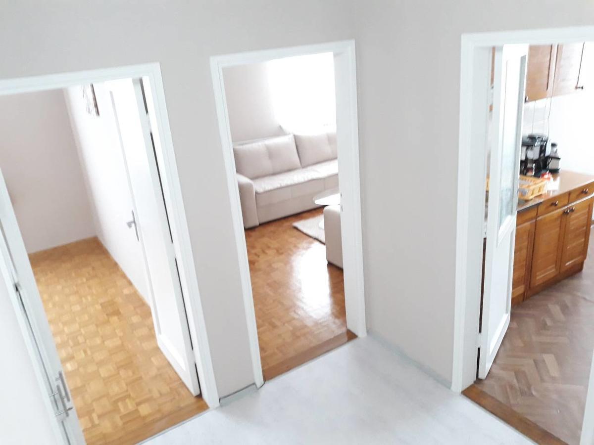 Jezero Apartment *